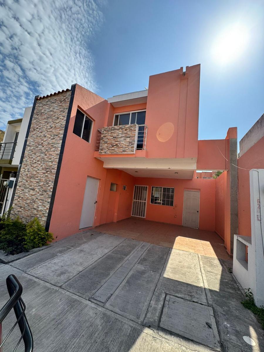 Casa en renta Paseos de Floresta 1